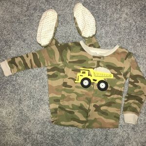 Carter’s dump truck camo print footed pajamas• 4T
